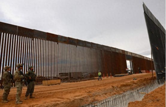 怕回国？那你别来美国了！就在4月28号，美国国务院直接把这条破规矩摆上台面，直接