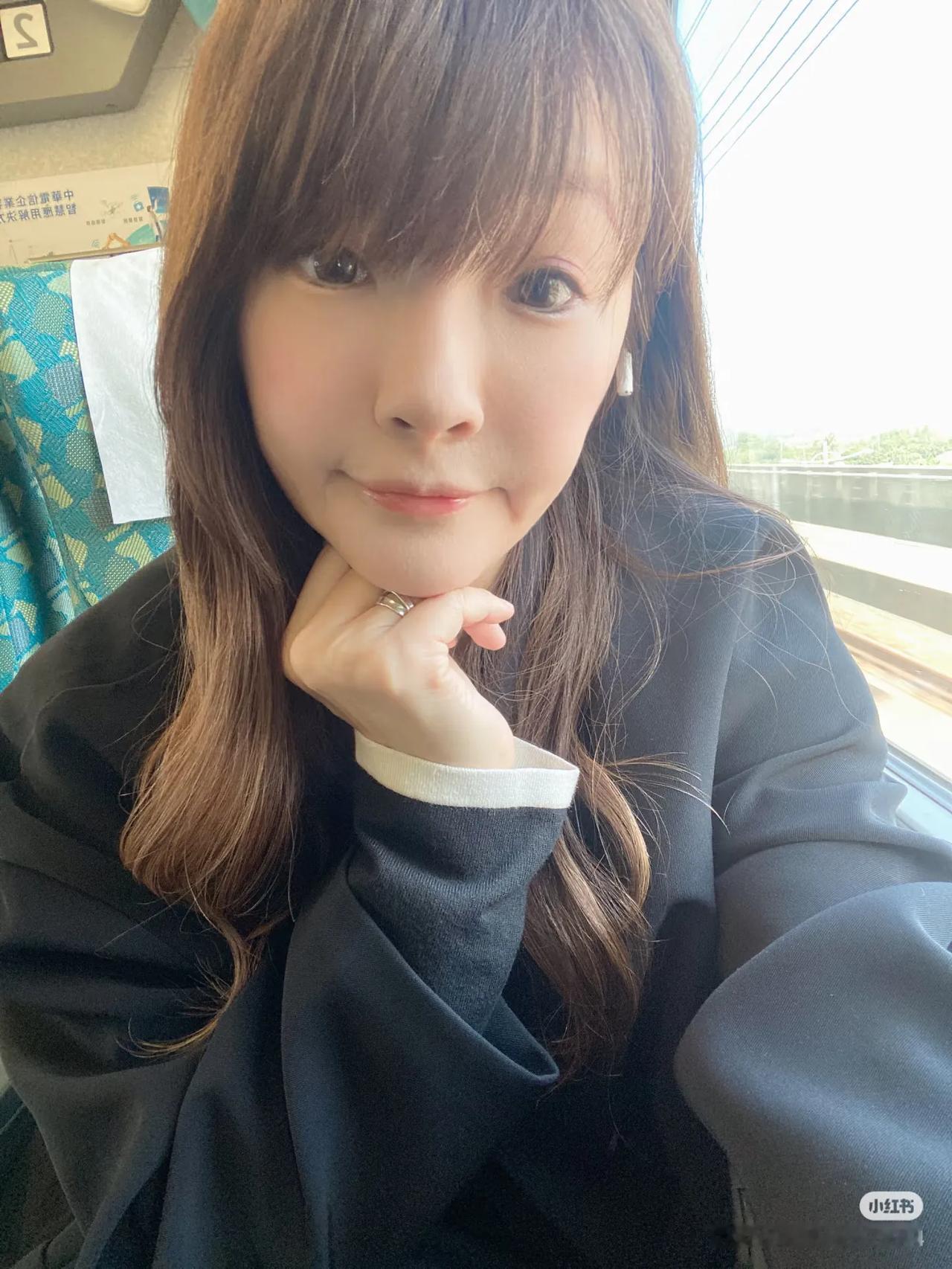 话说台湾近几年就推出了许多颜值和气质都相当不错的新晋博主，而豆豆就是其中之一。凭