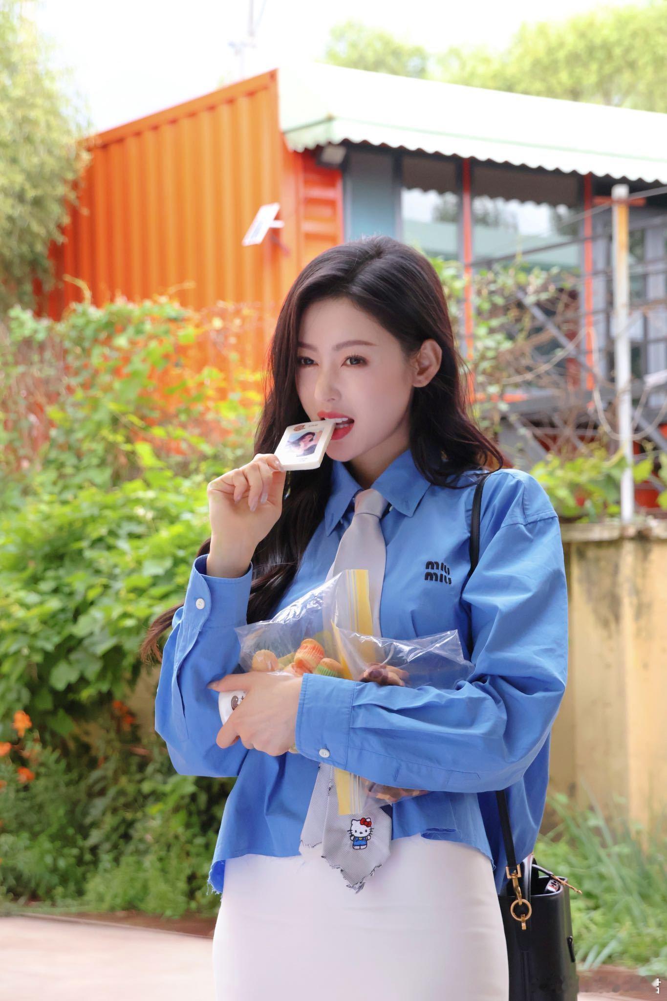 #听说很好吃4连工牌都能吃# 好想要#听说很好吃4# 的同款工作证啊...不是因