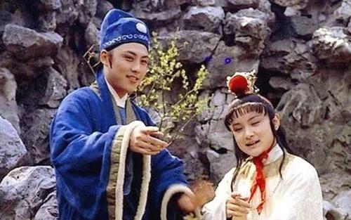 #《红楼梦》里的贾宝玉算渣男吗#我认为《红楼梦》里贾宝玉还算不上渣男，因为上有伯