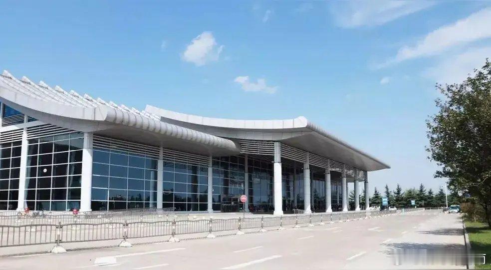 洛阳北郊机场充电宝禁带新规：以细致管控筑牢航空安全防线洛阳城事  洛阳北郊机场针