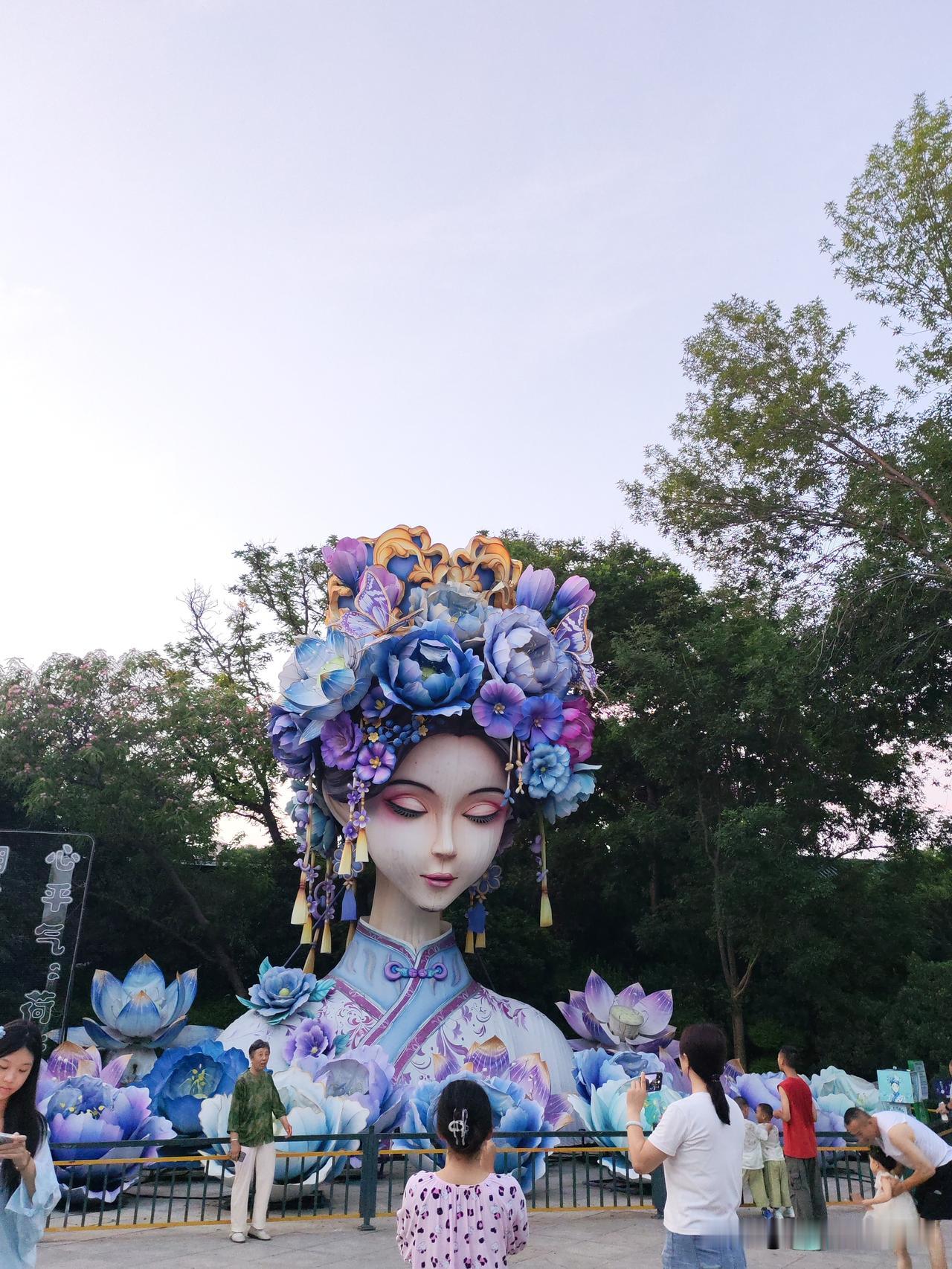 拿到我的首张AI权益信用卡啦，这Token概念太有意思，就像使用AI能力的“额度