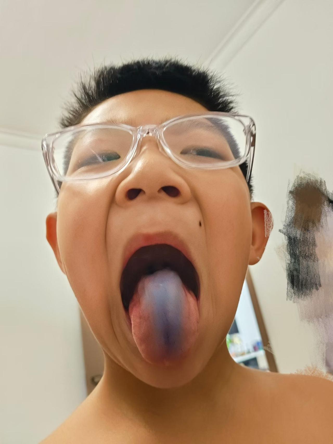 中医诊病是根据“望、闻、问、切”四诊合参而得出结论，那么哪位中医大夫给这孩子望望