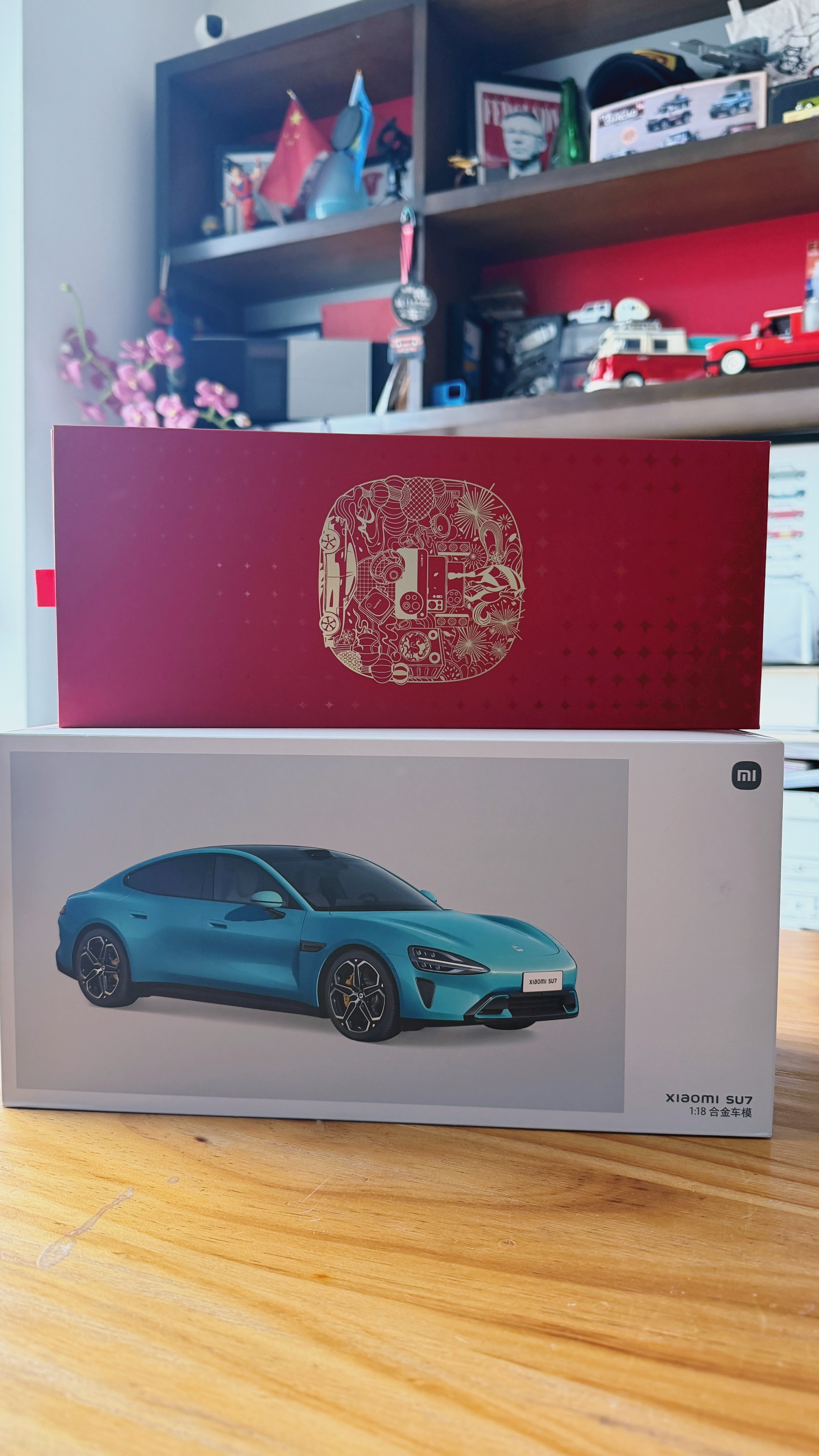 小米寄来的新春礼包，SU7车模+春联，抽一位铁粉送出，祝大家马年多挣米。  抽奖