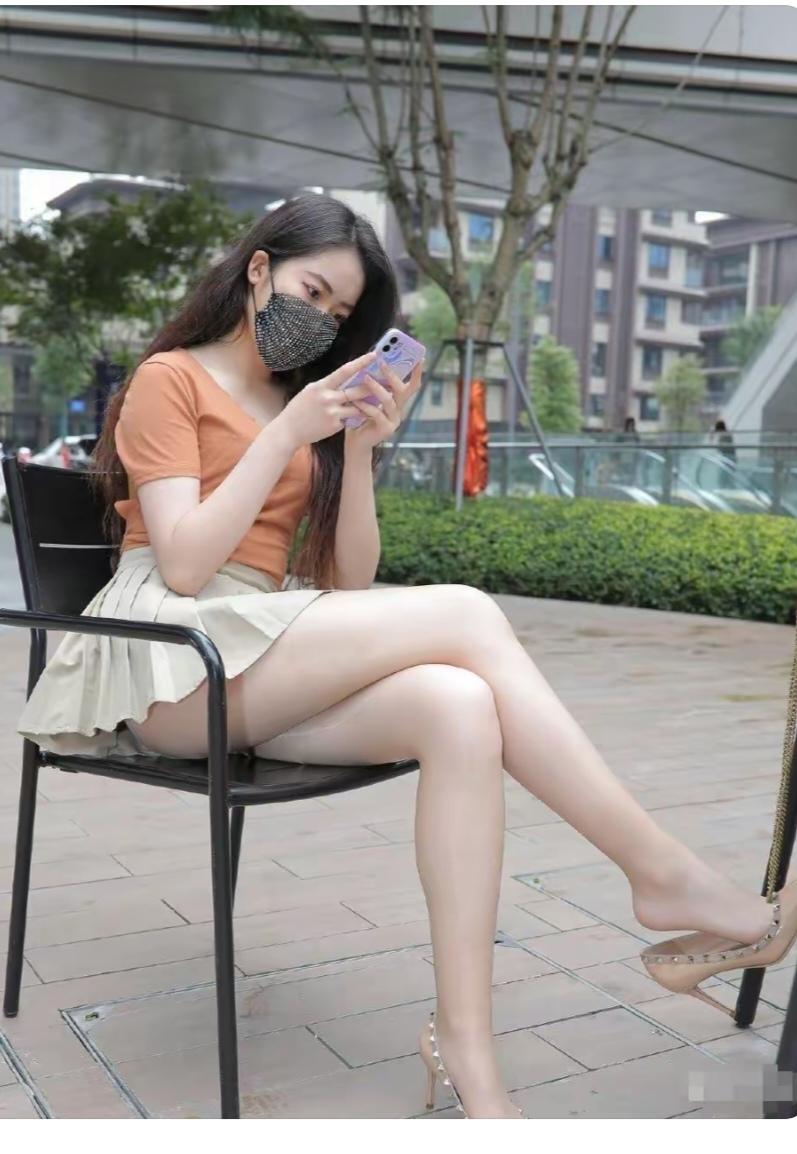 人体的“泌尿系统”。
每个肾脏有100多万个肾单位。每个肾单位由肾小体和肾小管组