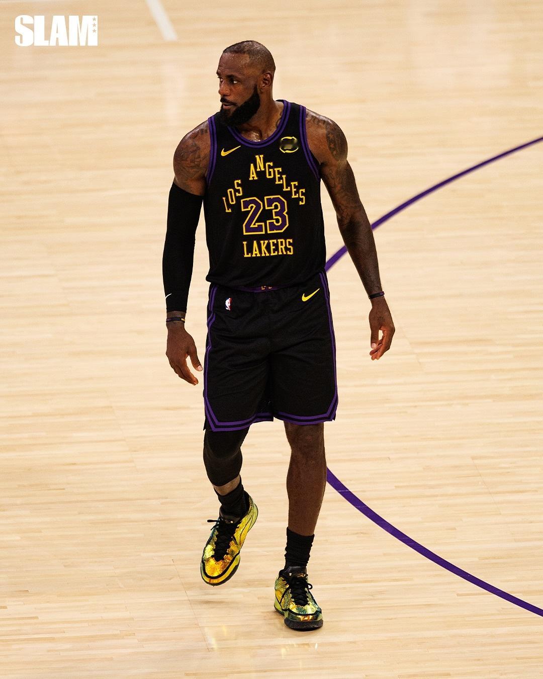 分享一组詹姆斯的高清大图，喜欢的老铁请自取。