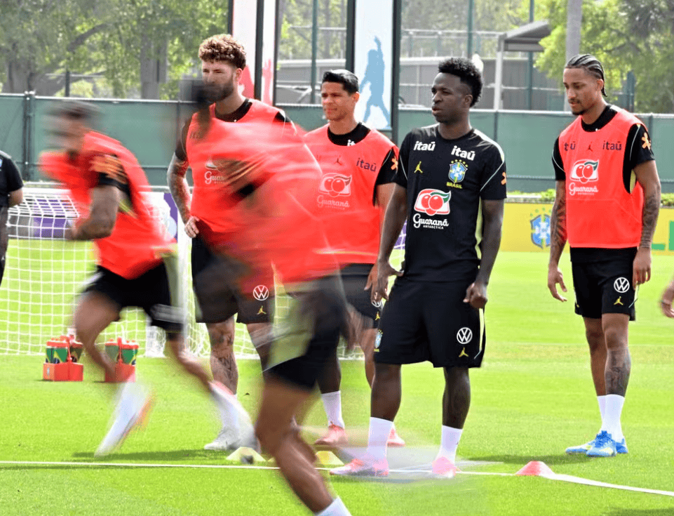 ESPN：维尼缺席完整合练，对阵克罗地亚或由马丁顶替其位置