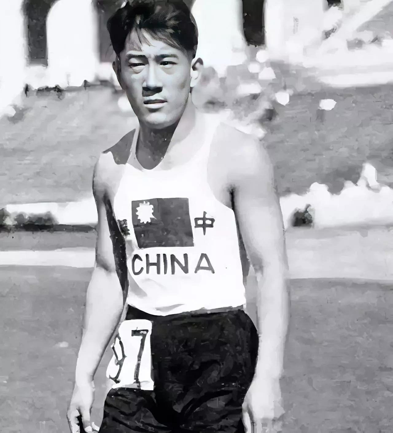 1932年，刘长春揣着张学良给的8000大洋，坐了21天的船，上岸第二天就参加洛