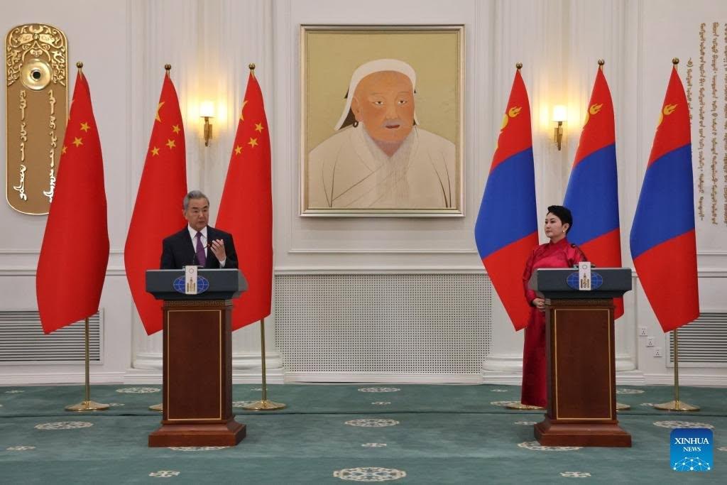 近期王毅外长访问蒙古国，并发布中蒙联合公报，文件肯定了中蒙俄经济走廊的合作价值，