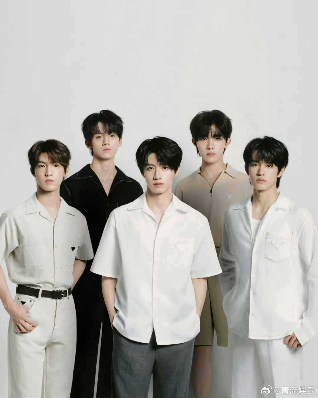 登陆少年米兰时装周看秀look TOP登陆少年米兰时装周看秀look🈶朱志鑫、