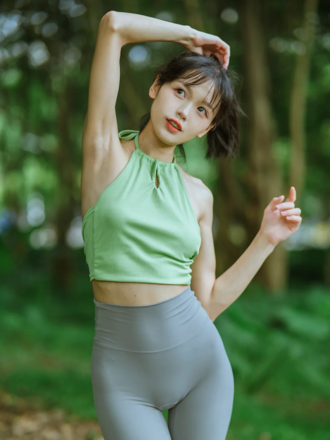 阴天出门啦｜夏日清新户外运动徒步瑜伽拍照