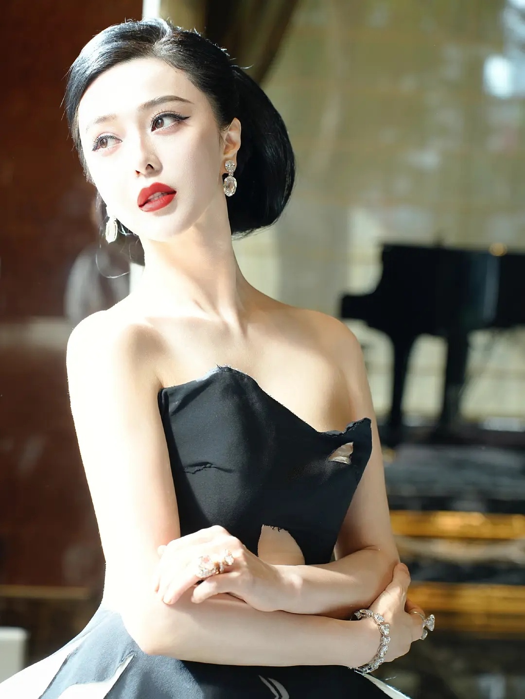 毯神近期活动造型 美成这样了……地球球花谁支持谁反对范冰冰 ​​​