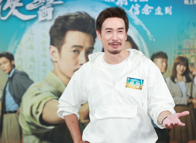 陈豪大聊夫妻相处之道陈豪每年都和妻子旅行 据港媒，近日受访时称他坚持每年和爱妻去