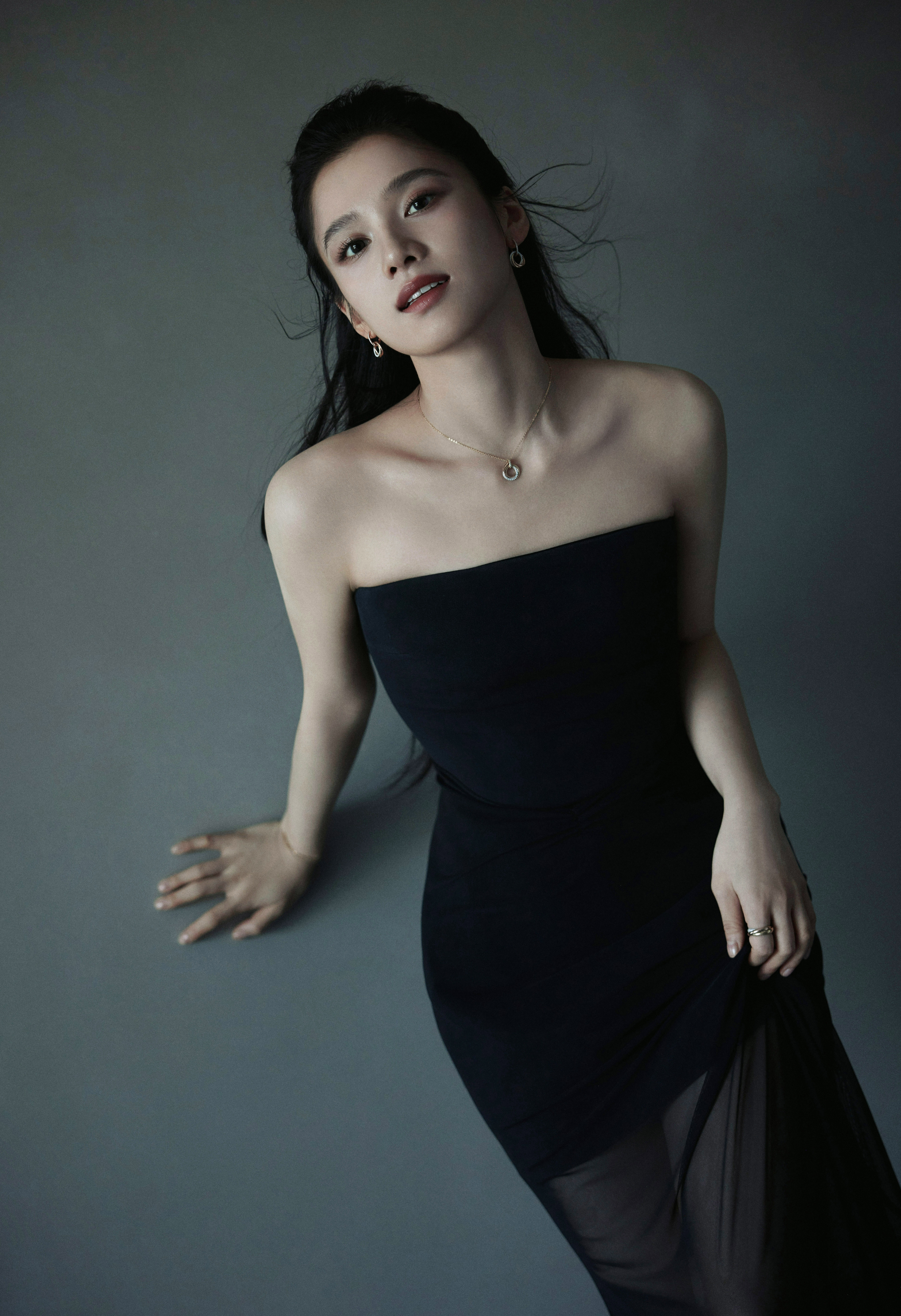 张婧仪的极品脸蛋太无敌了