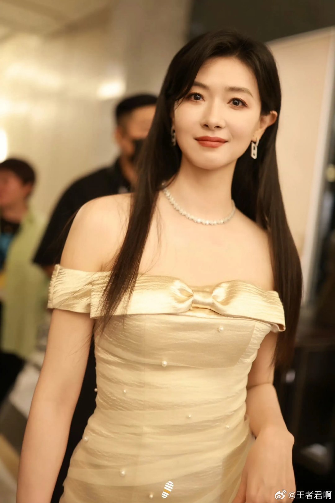 万茜唐宫仕女图能看到传统唐宫仕女题材被重新演绎还挺惊喜的。万茜身上那种温婉内敛的