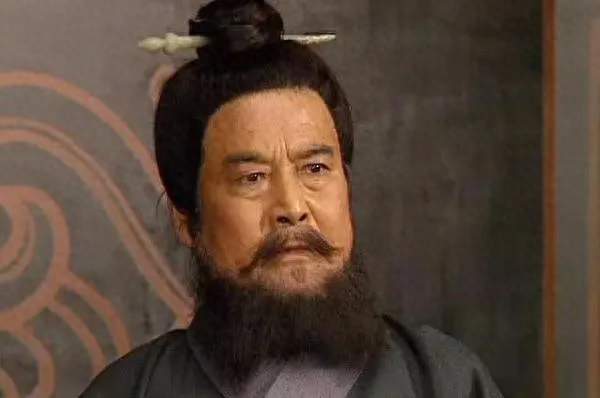 曹洪借钱给曹丕被记恨半辈子，曹丕当皇帝后差点杀了他