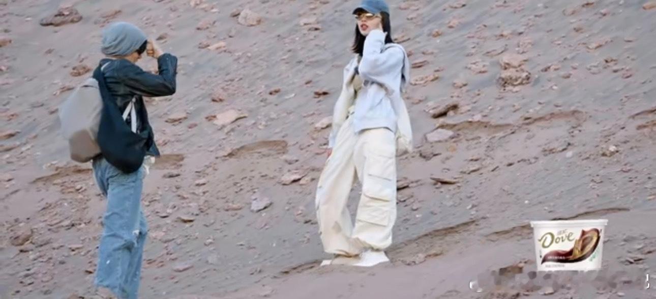 #金晨爬山遥遥领先#金晨北舞的实力都用在爬山上了吧！[哈哈]#花儿与少年# ​​