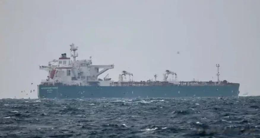 美伊爆发激烈冲突多人伤亡！伊朗强势扣押油轮，美国抗议：违反国际法

来源:海峡快