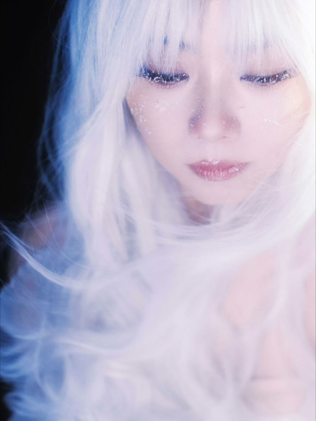 谭松韵 白发神女谭松韵白发神女 干饭魂燃起来！谭松韵神女版，必须是今日午餐首选！