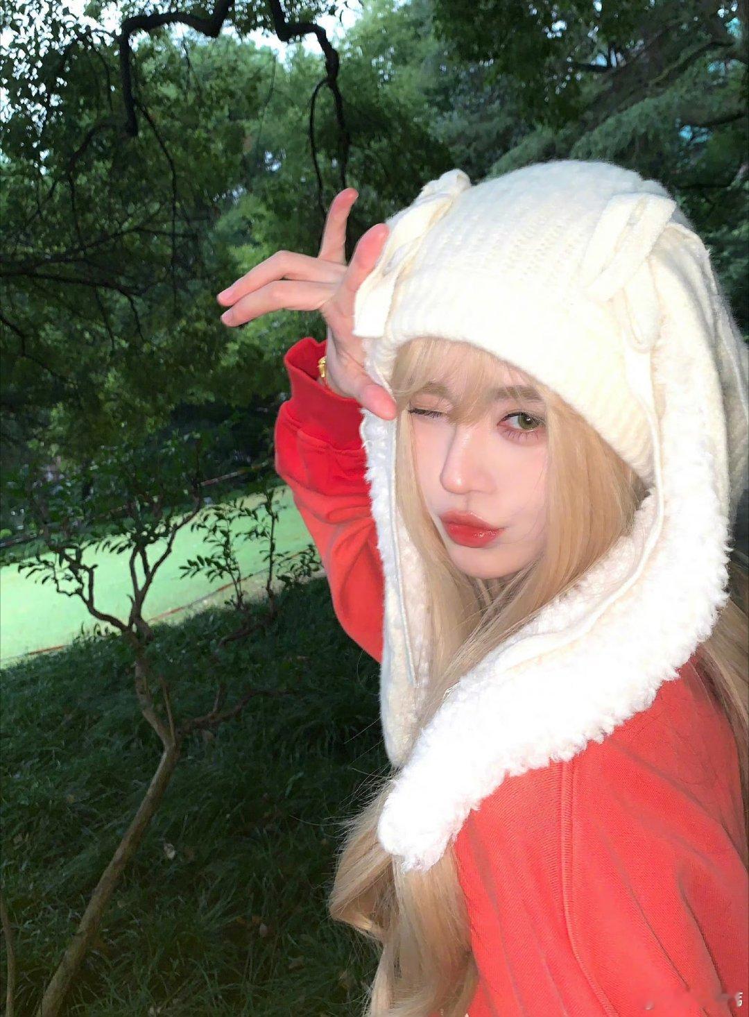 🍊💙鞠婧祎苏绿夏 🍊💙鞠婧祎万花世界 心里觉得甜甜的因为你住在里面(ฅ>