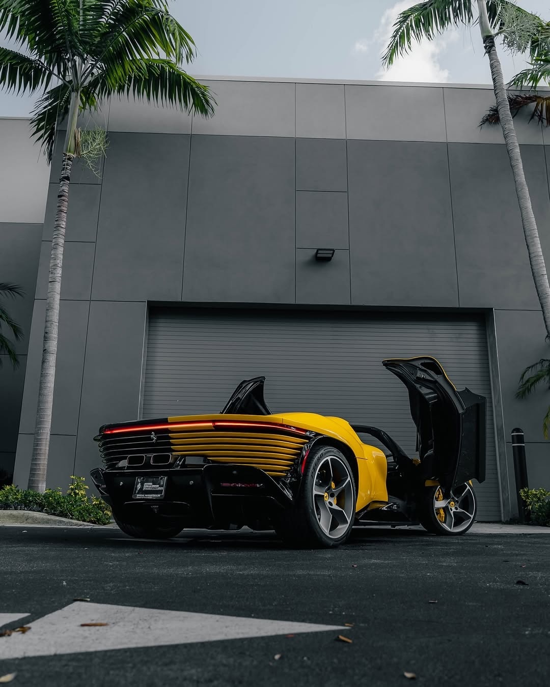 早上好～法拉利 闫闯说车 Tailor Made法拉利Daytona SP3 