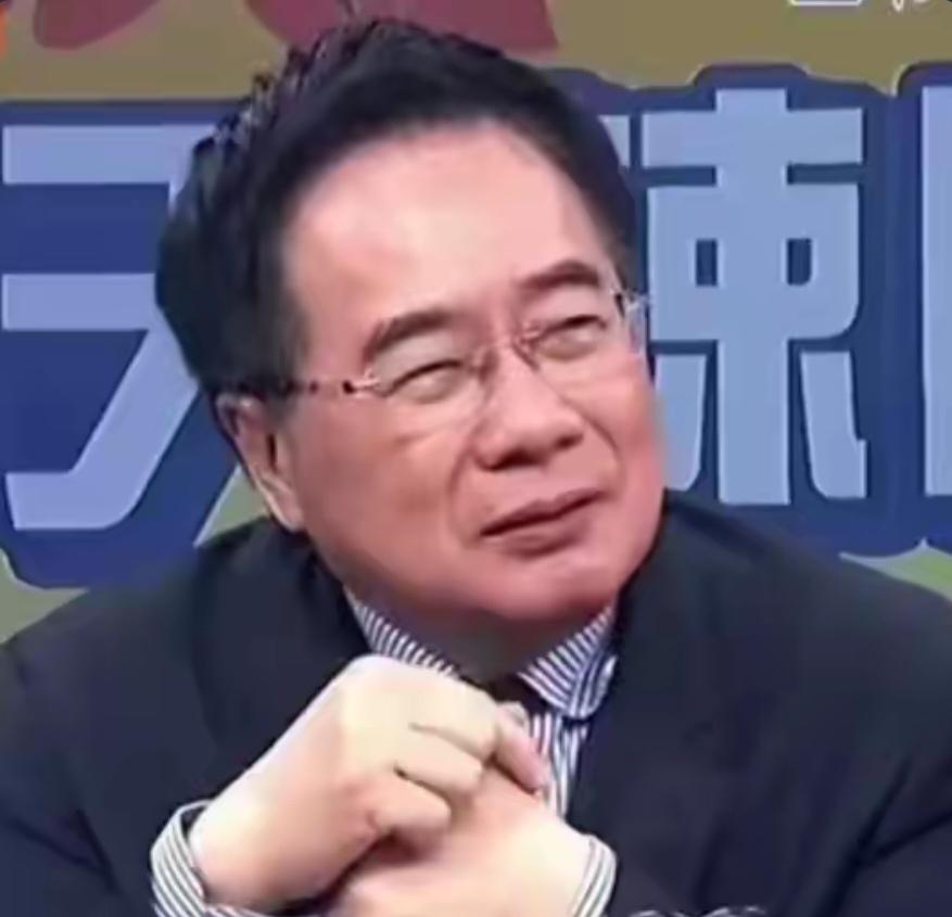 台湾名嘴蔡正元曾表示大陆一身肌肉却得了无力症。
 
其实可能在很多人看来，包括内