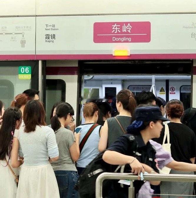 凤凰传奇明起连着三天在福州开演唱会 预计日均观演人数约4.2万人次 