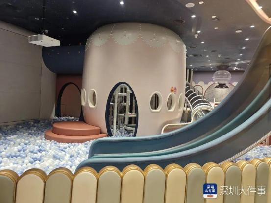 “必须严惩！”广东深圳，3岁男孩被爸爸带到淘气堡玩耍，因跟小朋友玩玩具发生争执，