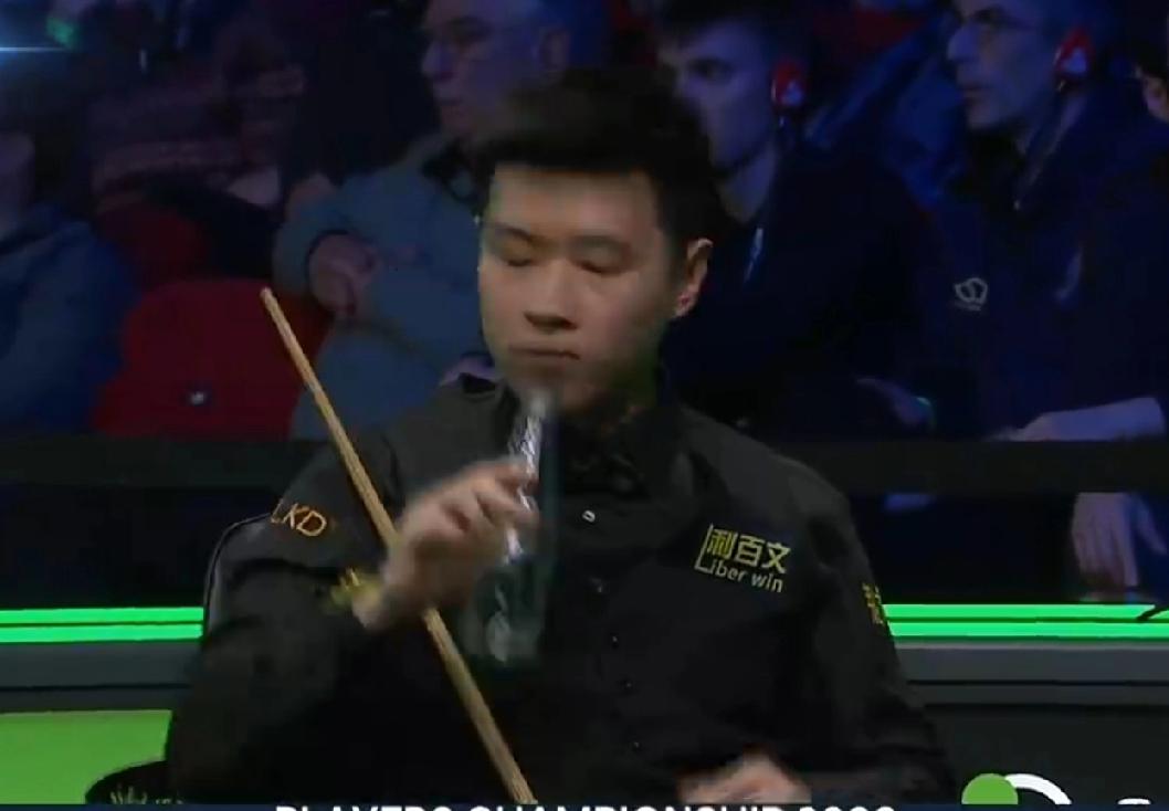 还有十分钟，赵心童将与墨菲展开球员锦标赛1/4争夺。奥沙利文也开凑热闹，他预测赵