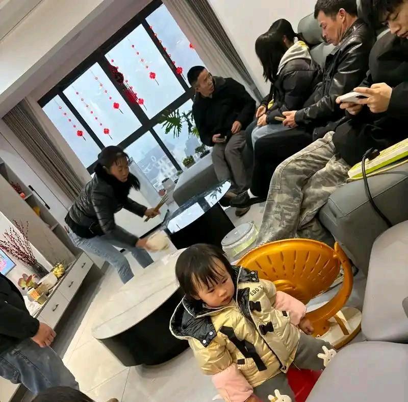 别让手机，毁了孩子、凉了亲情！过年看清真相：最可怕的不是网瘾，是人心变远
 
 