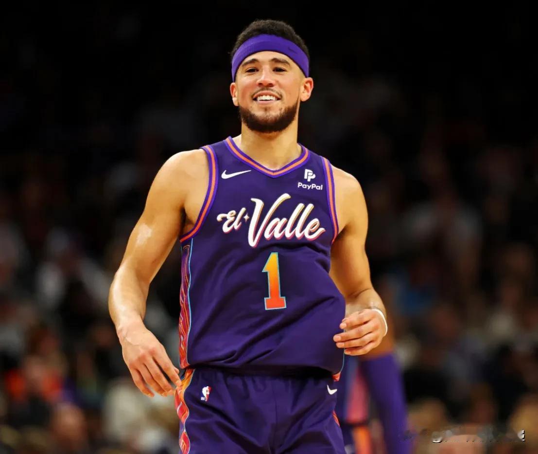 布鲁克林篮网队：
德文·布克

菲尼克斯太阳队：
本·西蒙斯
凤凰2025年第一