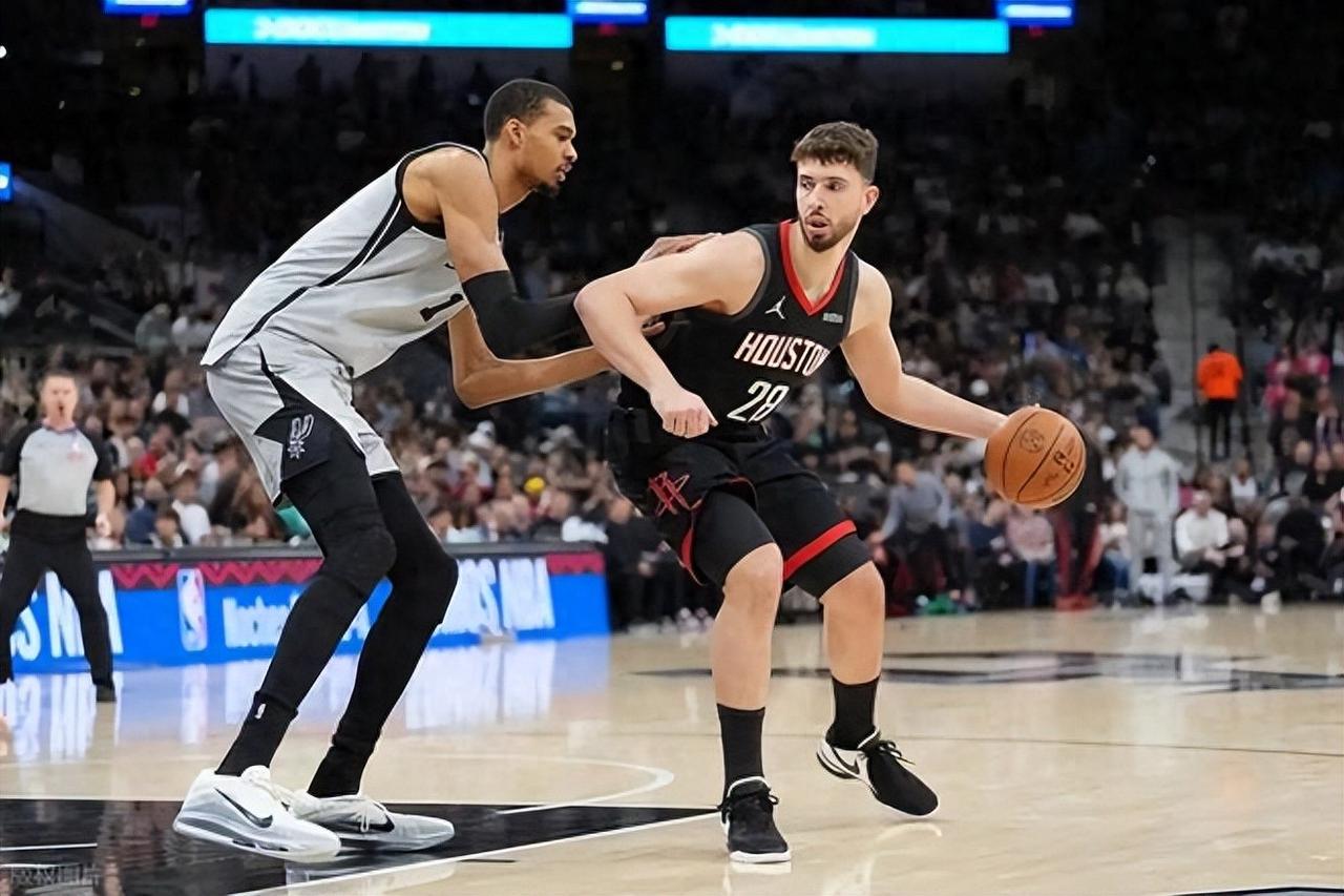 145分惨案！文班29+8+4帽打爆火箭，乌度卡场边脸色铁青无计可施

3月9日