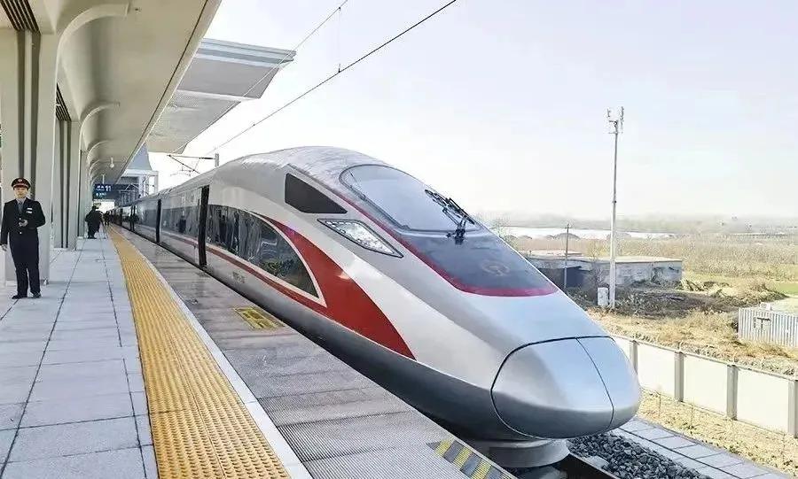 山东高铁通车里程突破2800公里，里程全国第一。


最近，随着济郑、荣莱高铁的
