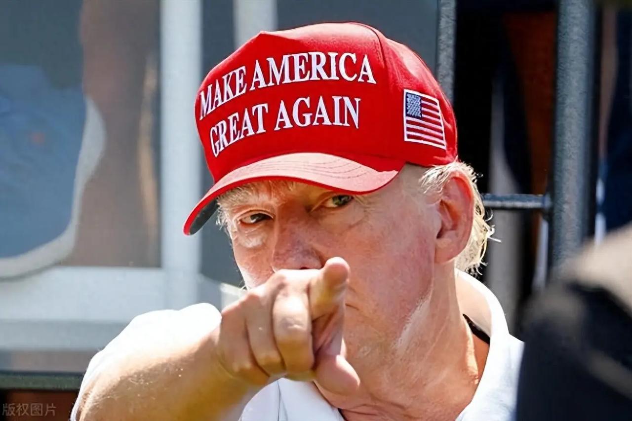 特朗普 ，八十多岁，精力很充沛，据说他养生的秘诀是吃大量的阿司匹林，日常三餐以 