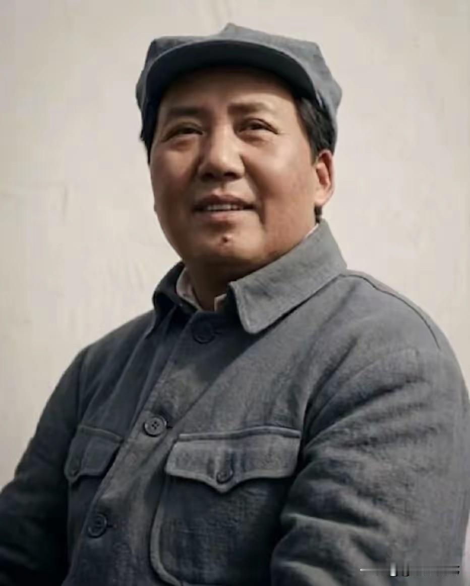 领袖心怀天下，毕生为国为民，清正无私、鞠躬尽瘁。
这份家国情怀永远铭刻在人民心中