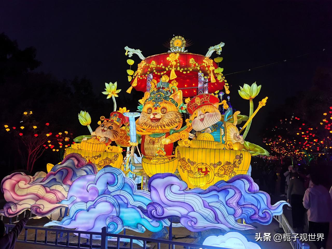 打卡厦门集美园博园灯会。灯是‌光明的象征，寓意着希望和美好未来‌。
新春园博园灯