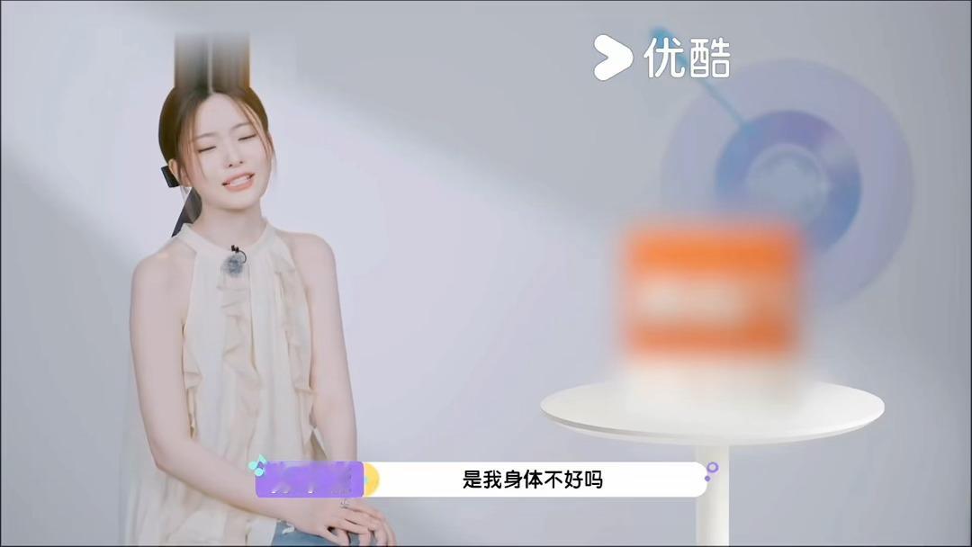 陈卓璇也拿指压板没招陈卓璇嘴比指压板还硬谁能想到霸气十足的陈卓璇也栽在指压板上，