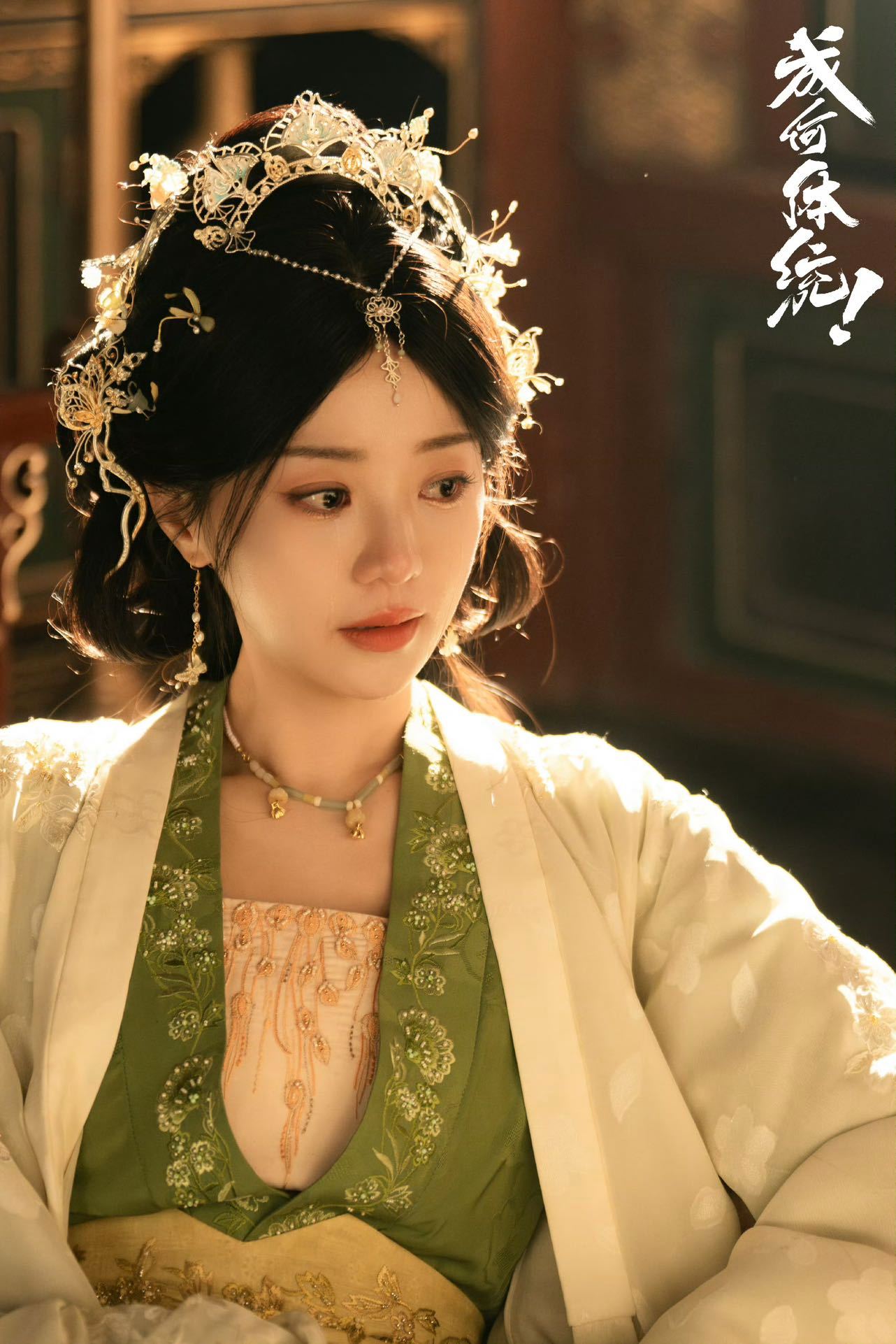 冰湖重生没认出胡意旋 皮肤涂黑、头发凌乱、满脸血痕，这谁认得出是同一个演员啊。胡