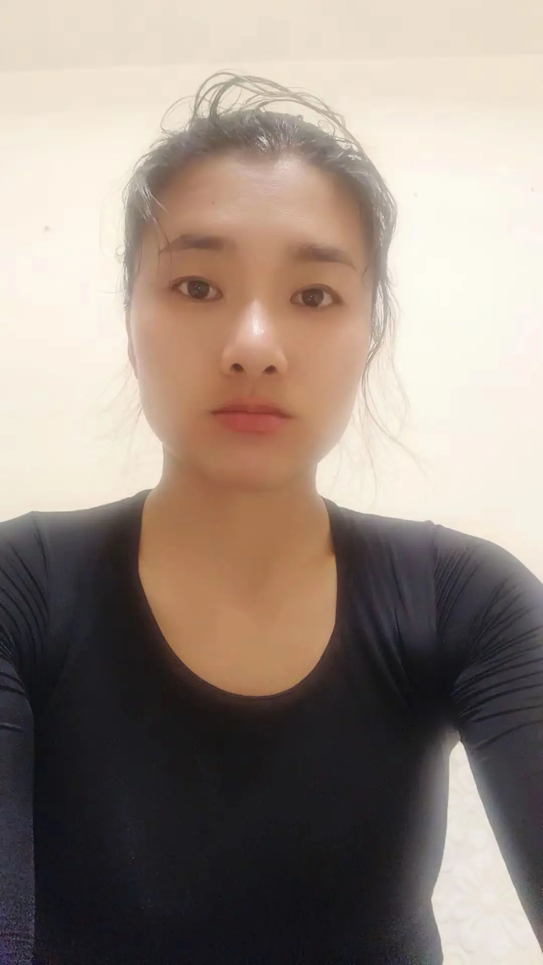 原来，失去亲人的痛，会一次次重演。以为经历过一次离别，就已经把心熬成了...