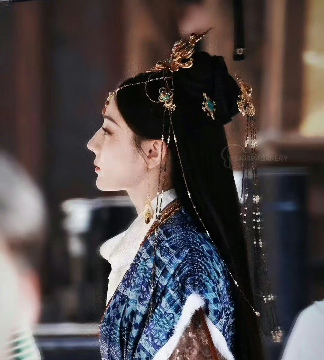 #迪丽热巴妆造#看到迪丽热巴《慕胥辞》的妆造了，感觉又美又飒挺好看的，热巴长得漂
