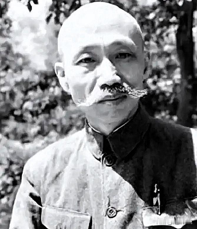 1935 年，王家烈被蒋介石逼迫，交出兵权后考察散心，蒋介石也够意思，给了 3 