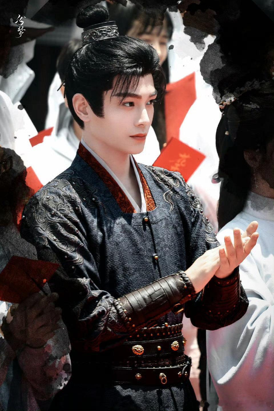 丁禹兮司宫令上班路透丁禹兮新剧路透好养眼，坐等司宫令开机，期待他的精彩表现！ 