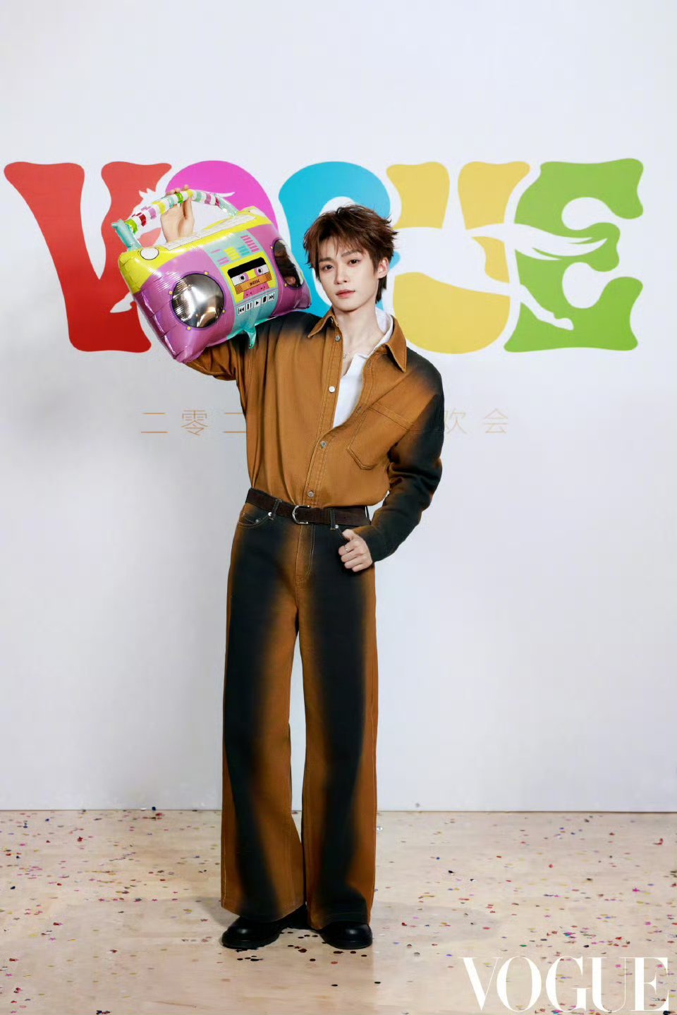 刘冲关注梓渝了，vogue杂志要来了吗期待后续的更多精彩合作