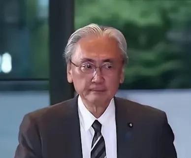 日本很难受

日本最近想跟中国缓和关系，说了不少好话。连驻巴西的大使都公开喊话，