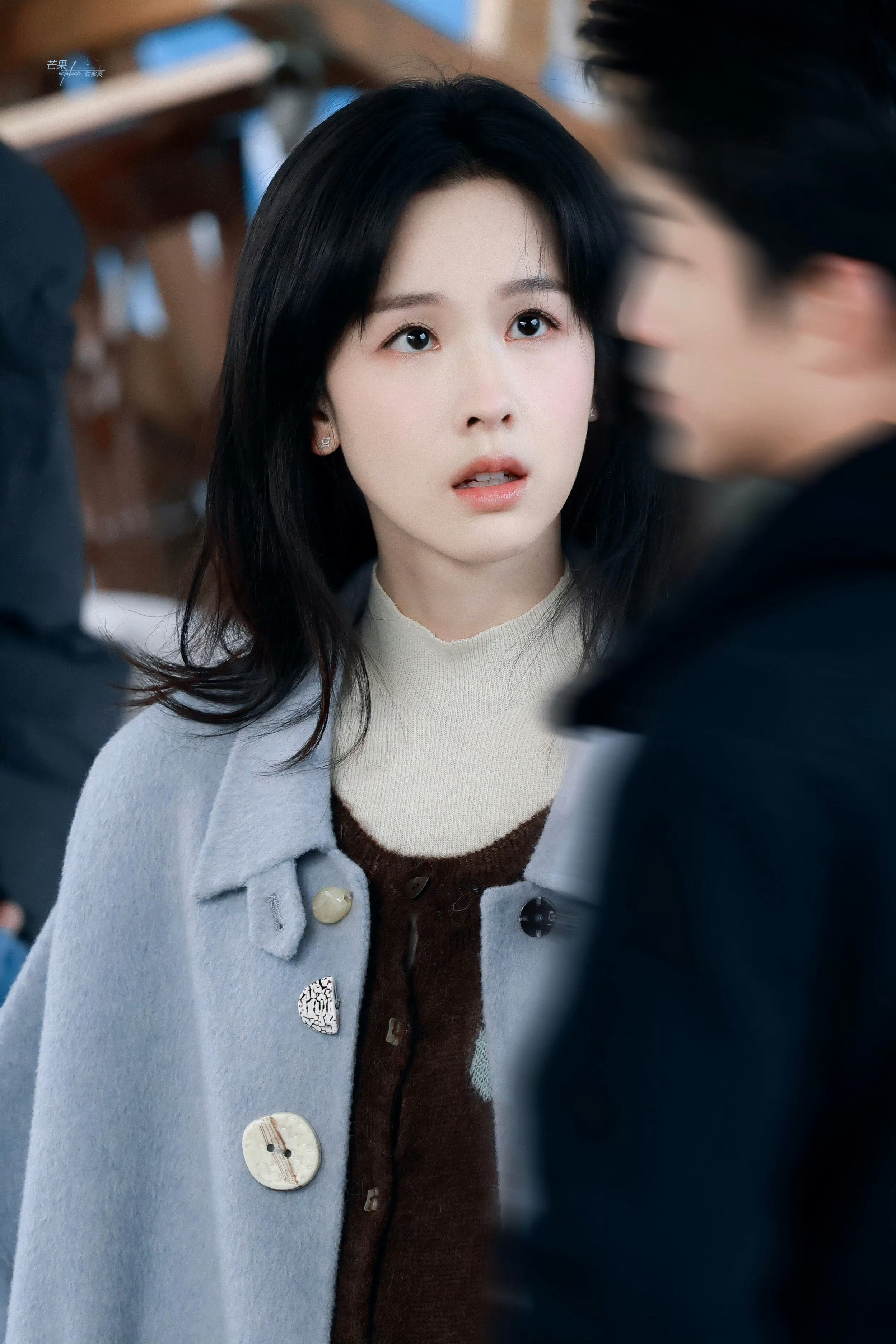 此女真的好会演戏 ​​​