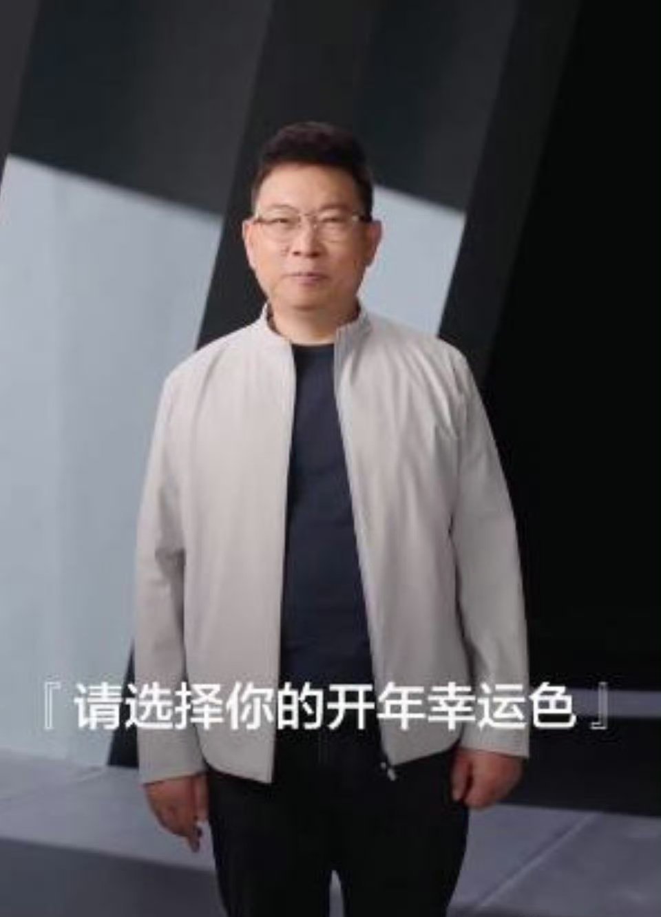 谁懂啊现在好看的配色真的太加分了，温柔又有个性，高级感直接拉满，开在路上回头率超