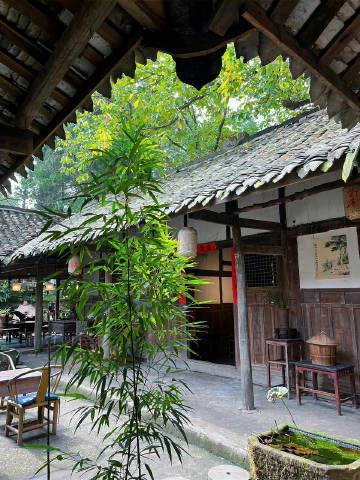 “夏色渐退 祝各位 四美兼具”
