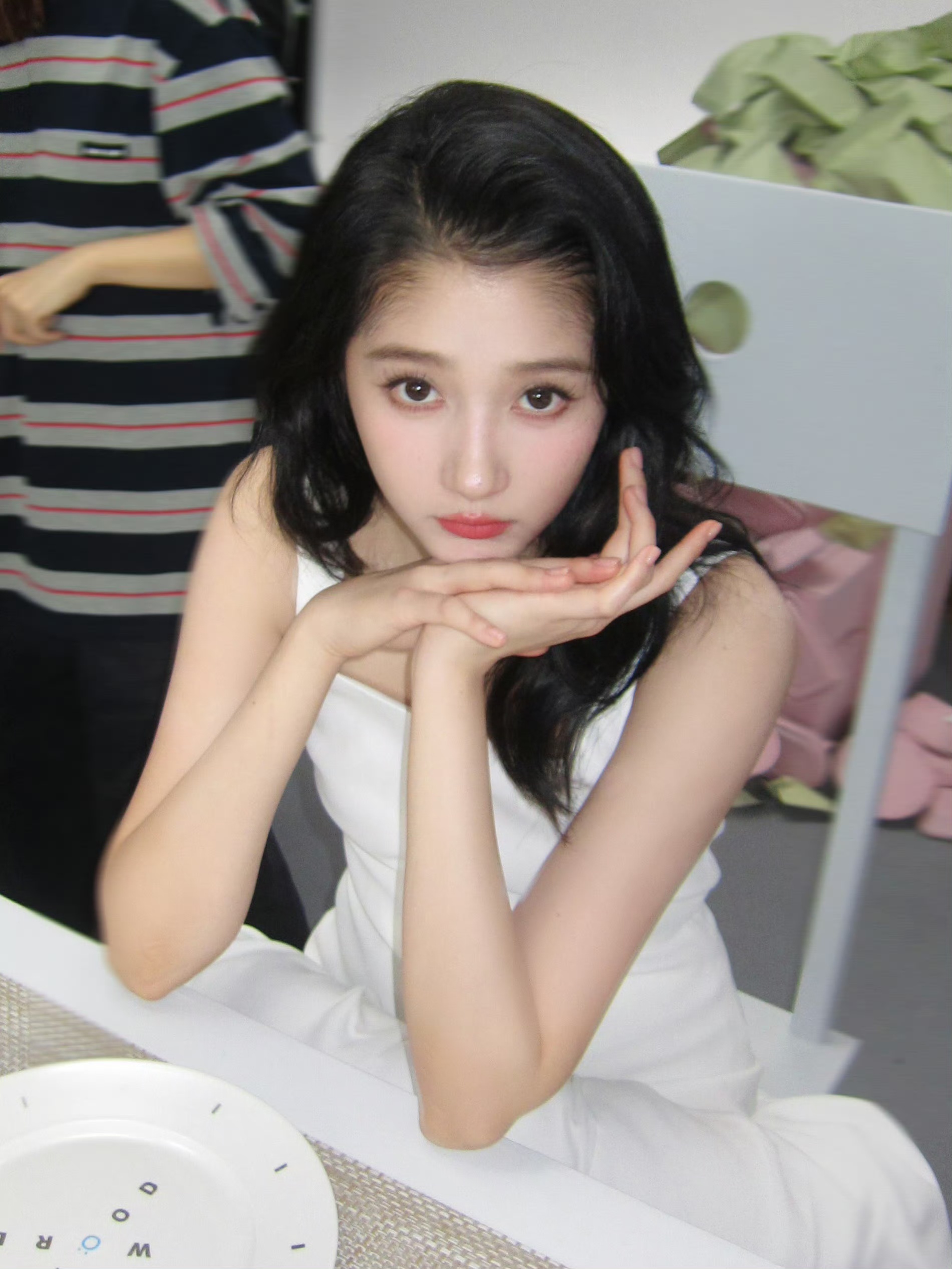 关晓彤关晓彤洁白无瑕关晓彤轻盈如羽洁白无瑕 关晓彤轻盈如羽洁白无瑕~太美啦 