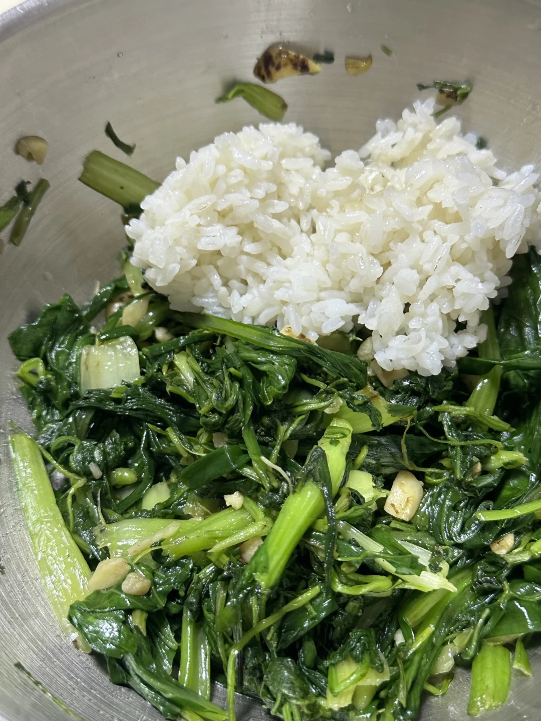 拥有扎实的牛饲料加工技术