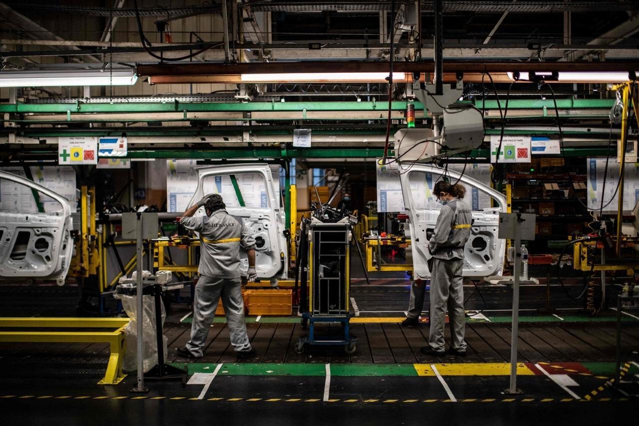 欧盟最近在琢磨一件事，他们想通过法律，让企业多买欧洲自己生产的东西。一个正在讨论